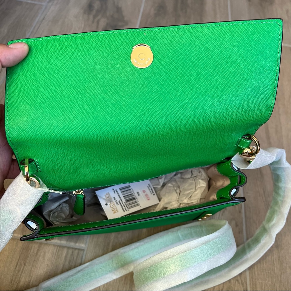Michael Kors Dillon Messenger - Picture 9 of 10